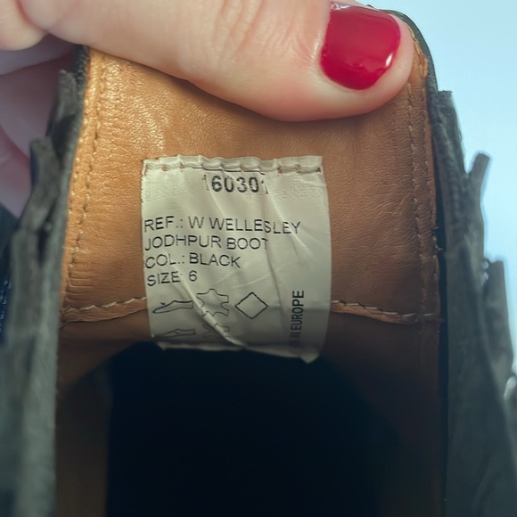 Hunter Black Wellesley Water Resistant Leather Jodhpur Boots - Picture 2 of 8